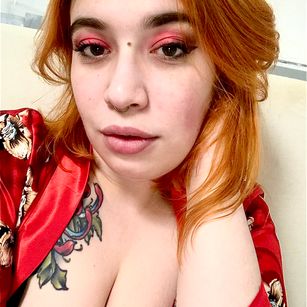 Model - Jenny Ellison blowjob