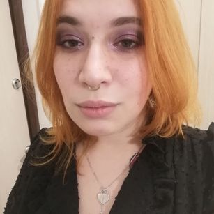 Model - Jenny Ellison dildo