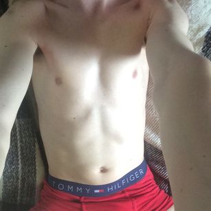 Model - MaxiYoung young