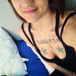 Model - Molly Mae skinny