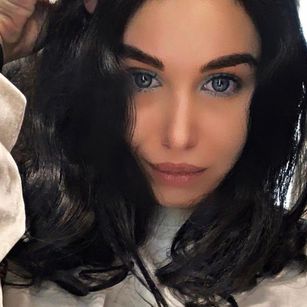 Model - AnitaBrownn strip