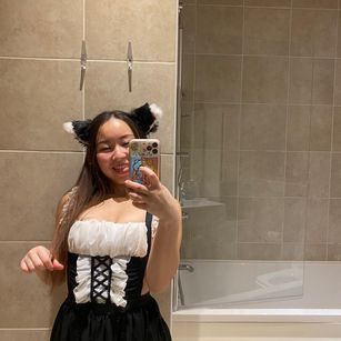 Model - Yiming Curiosity fetishplay