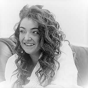 Model - Elyssa natural