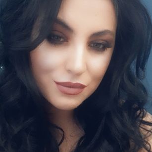 Model - MissMaze Busty