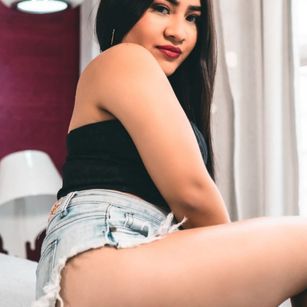 Model - Ivy Clark striptease