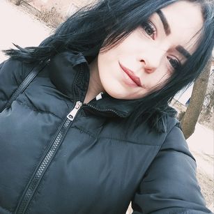 Model - Honey Bun cum