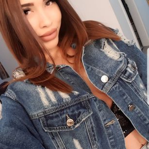 Model - IvyFerin smoking