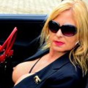 Model - NudeChrissy public