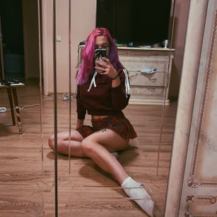 Model - Vi Domme femdom