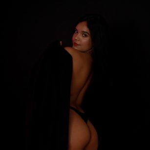 Model - Mila Thompson teen