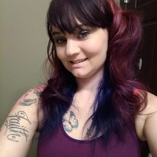 Model - Shannon Smokes bigtits