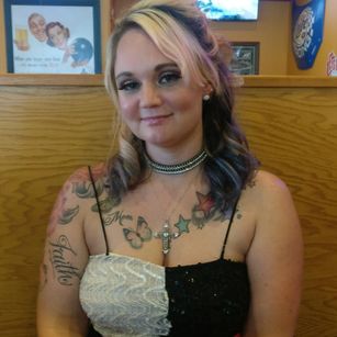 Model - Shannon Smokes anal