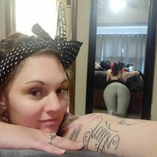 Model - Shannon Smokes bigtits