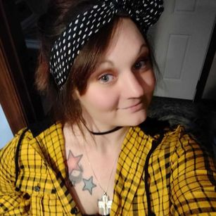 Model - Shannon Smokes taboo