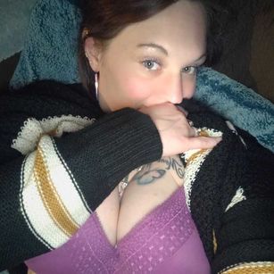 Model - Shannon Smokes anal