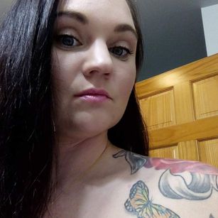 Model - Shannon Smokes tattoos