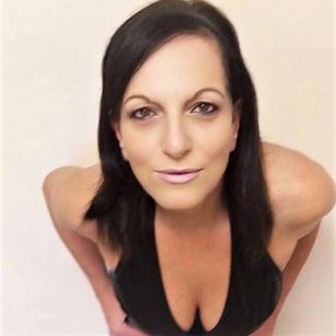 Model - Maya Blue domination