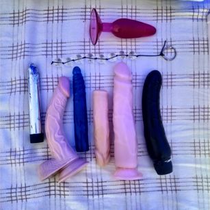 Model - Goddess Alice Snow dildo