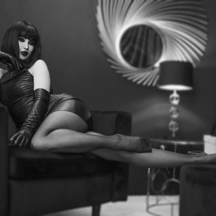 Model - FeetGoddesss footfetish