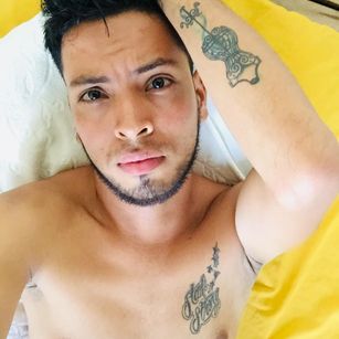 Model - ValenciagaVa dick