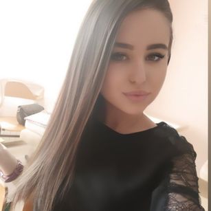 Model - FernandaHot teen