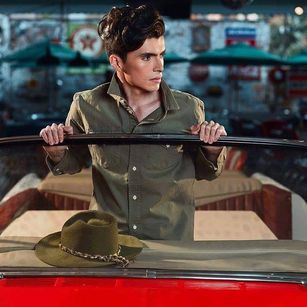 Model - lovetegui91 gay