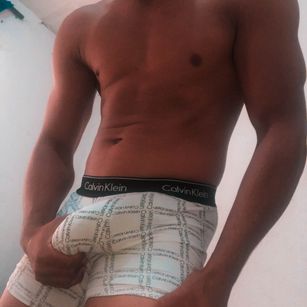 Model - morenofitness bigass