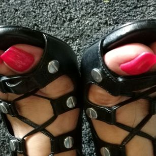 Model - Dominatrix Dinah femdom