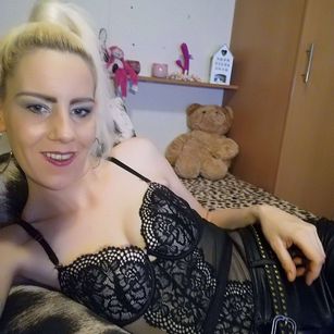 Model - Chantalx webcam