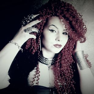 Model - Miss Kyra joi