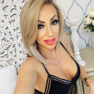 Model - Diana Smith milf