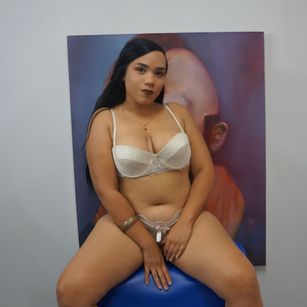 Model - LucyEvans girl