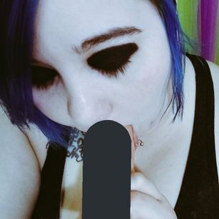 Model - Kyra Hellfire cosplay