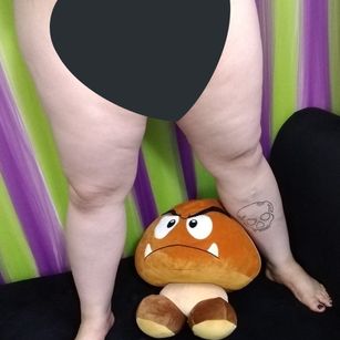 Model - Kyra Hellfire fetish