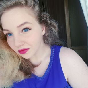 Model - MakinQCake shy