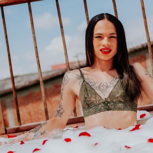 Model - Lili G dildo