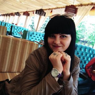 Model - Valeria brunette