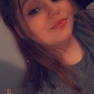 Model - Lexi Laidback