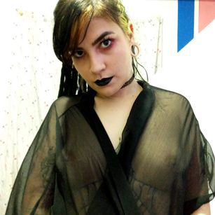 Model - Mina 666 Hot