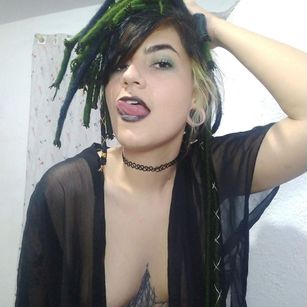 Model - Mina 666 Amateur