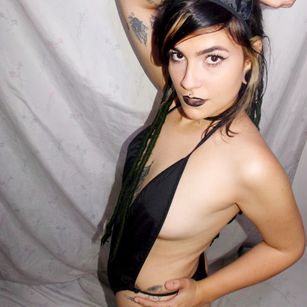 Model - Mina 666 girl