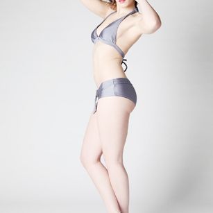 Model - Laurie Blue sph