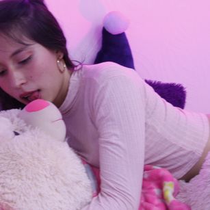 Model - Amalia Evans blowjob