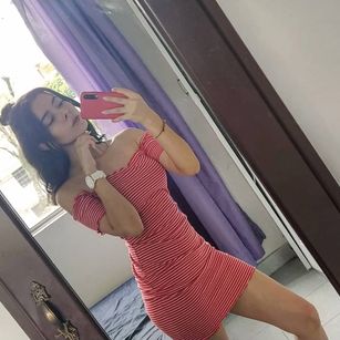 Model - Bella Sweet squirt