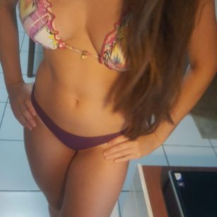 Model - TWOPLAYHOT rubia