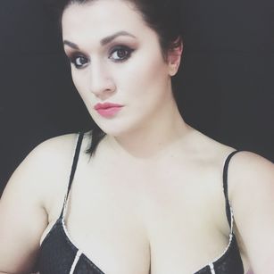 Model - SexyArielxx1 bigass