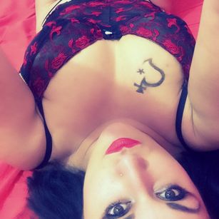 Model - SexyArielxx1 naughty