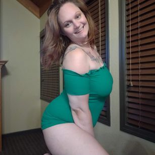 Model - Shannon Smokes taboo