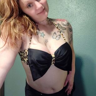 Model - Shannon Smokes tattoos