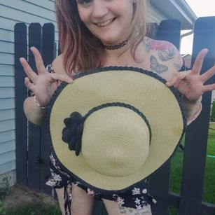 Model - Shannon Smokes anal